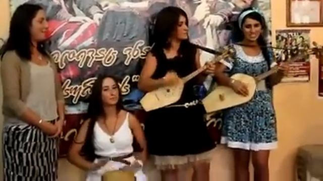 девушки поют песню чеченскую про малику и про любовь смотреть онлайн