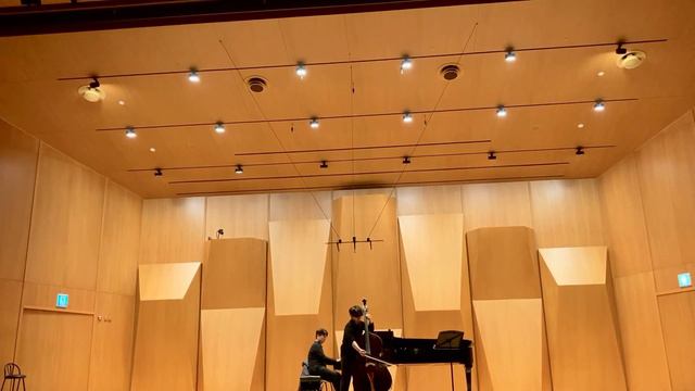 G.Bottesini Capriccio di Bravura _Yunu Kim смотреть онлайн