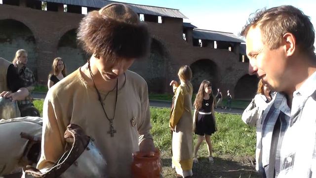 Оранжевое Счастье. А посмотреть можно? Клуб исторической реконструкциию смотреть онлайн