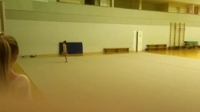 это я выступаю в 34 школе по гимнастике смотреть онлайн