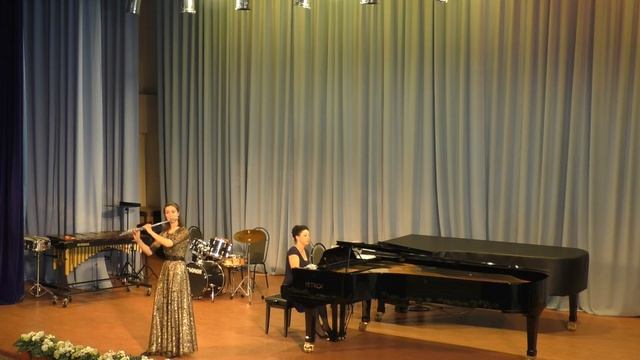 В.Поп "Подношение России" Исполняет Ева Клявиньш, 13 лет смотреть онлайн