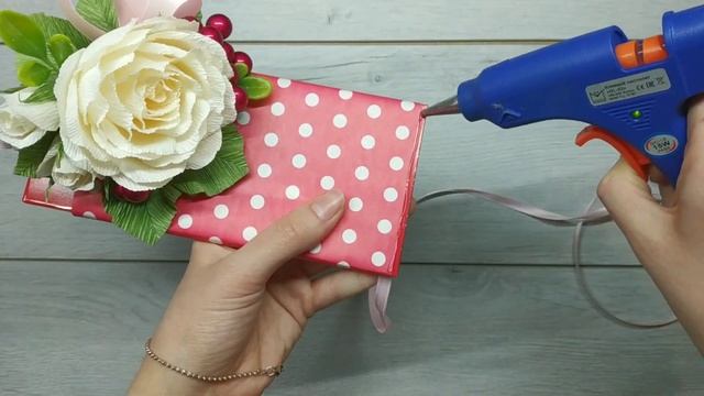 Как украсить шоколадку | Подарок за 2 минуты | DIY смотреть онлайн