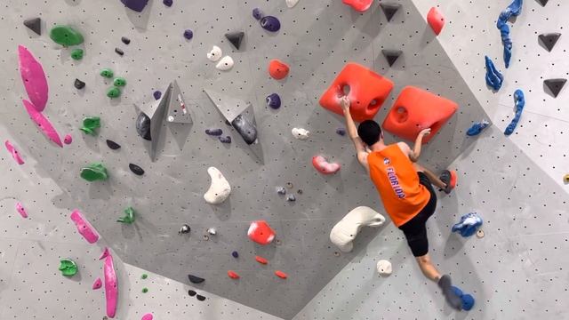 Dynamic V4 on the 45! - Blue Swan Boulders смотреть онлайн