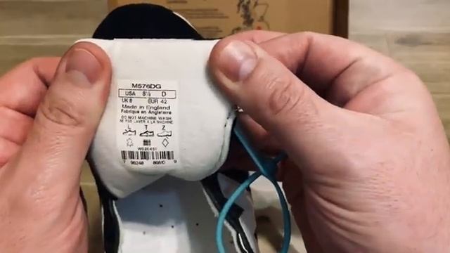 Unpacking New Balance 576 M576DG EU42 смотреть онлайн