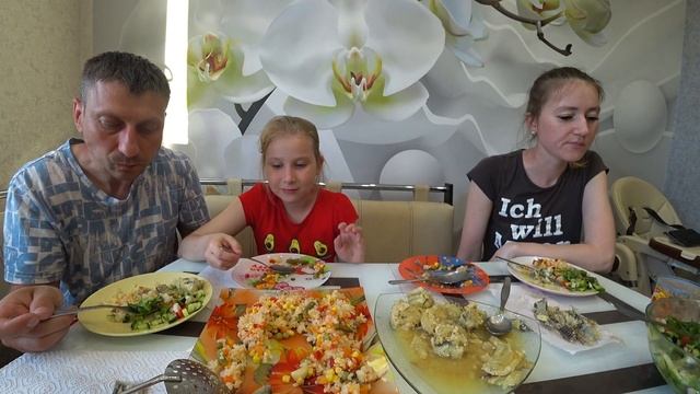 мукбанг НАВАГА, РИС С ОВОЩАМИ И САЛАТ / ПОЛЕЗНЫЙ УЖИН ДЛЯ НАС! #StepFamily #mukbang