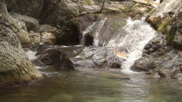Пороги в районе водопада Джур-Джур (Крым, август 2015) смотреть онлайн