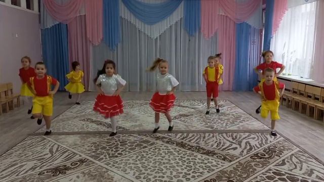 886 Танцевальный коллектив Хрустальные звёздочки г Мозырь, танец Масечка смотреть онлайн