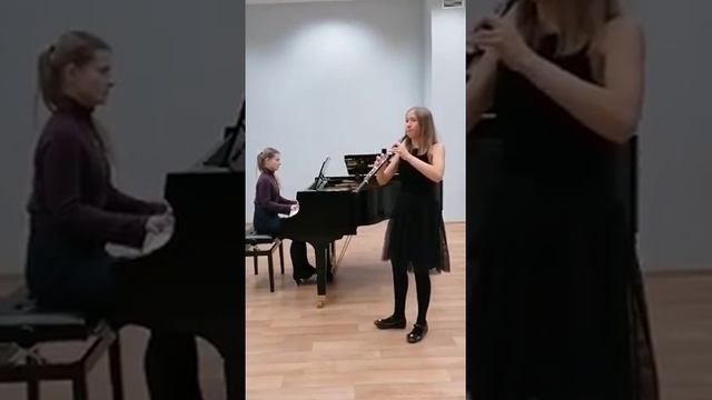 12. Рогачёва Ульяна Андреевна Ж.Б. Лойе Соната для гобоя 3 часть смотреть онлайн
