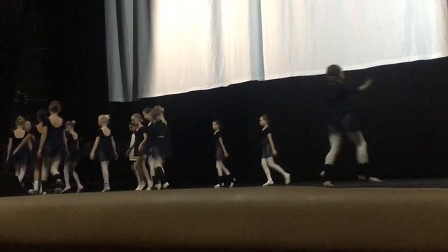 Группа «Подснежник» танец Звёздочки смотреть онлайн