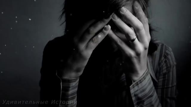 Жена заподозрила мужа в измене и поехала проверить их дачу. Услышав внутри крики, она похолодела... смотреть онлайн