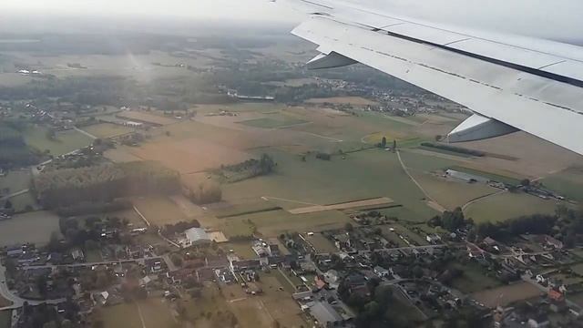 Посадка в Аэропорту Брюсселя (Бельгия) Landung am Flughafen Brüssel (Belgien) смотреть онлайн