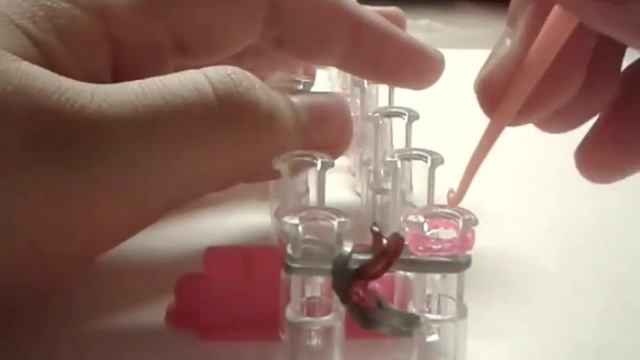 Браслет круговые узелки из резинок Rainbow loom. смотреть онлайн
