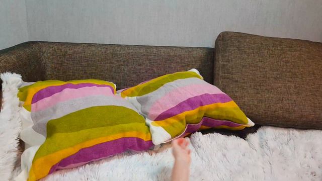 Юнона и Амми хочет играть и шутит с маленькой. смотреть онлайн