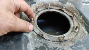 Как надежно отремонтировать бензобак а именно отломанные или поврежденные шпильки