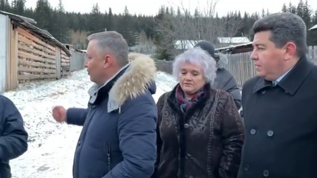 Игорь Кобзев проверил, как идет ремонт моста через реку Кута в Усть-Куте смотреть онлайн