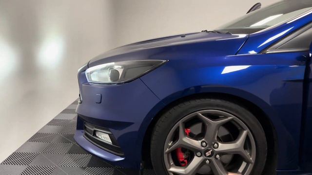 2015 - Ford Focus ST-3 2.0 TDCi - Deep Impact Blue - Recaro Sports Seats - Full Wallkround Video смотреть онлайн