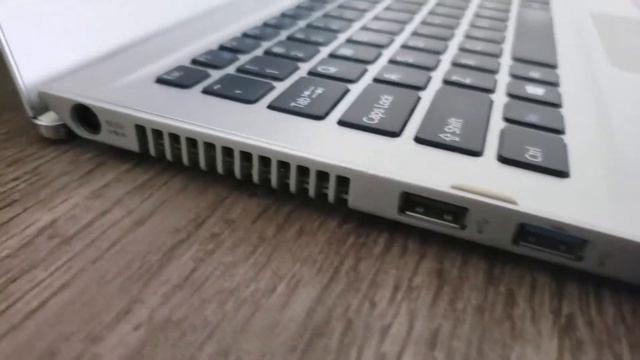 Vendo Notebook Ultrabook Sony Vaio i5 SVT131A11L смотреть онлайн