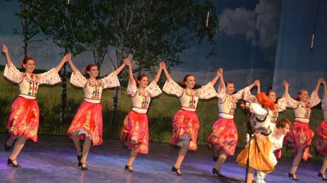 Ансамбль народного танца "Каблучок" имени Киры Черданцевой/Ensemble folk dance "Kabluchok" (Russia) смотреть онлайн