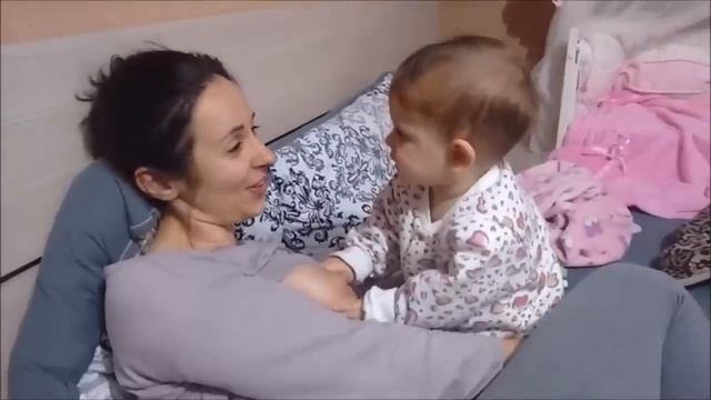 Annem Kardeşimi Emziriyor Gizli çekim Yaptımm