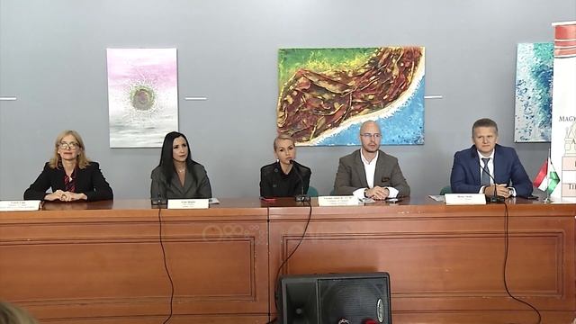 Çelet Java Kulturore Hungareze me ekspozitën e piktores Anna Kónya смотреть онлайн