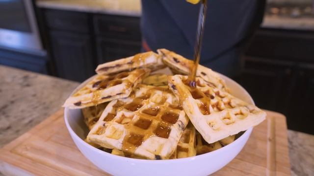 MY FAVORITE MEAL PREP BREAKFAST! | 90 Calorie High Protein Chocolate Chip Waffles Recipe
