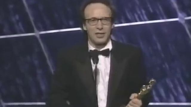 "Life Is Beautiful" Wins Foreign Language Film: 1999 Oscars смотреть онлайн
