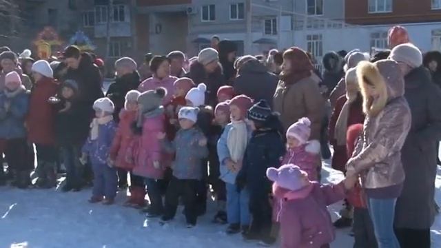 Жители Россоши сожгли чучело Масленицы и простились с зимой. смотреть онлайн