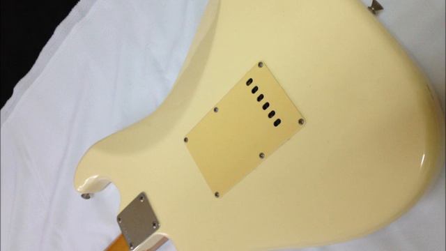 Fender Japan ST62 VWH Kserial смотреть онлайн