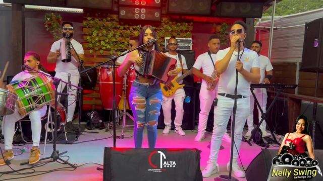 Como El Perro Bebe Agua - Nelly Swing La Rompe Ola смотреть онлайн