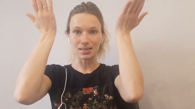 Как играть в Simon Says с малышами. Веселая разминка на уроке английского смотреть онлайн