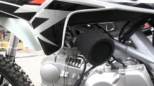 Сравнение питбайков KAYO BASIC 125 17/14 и X-MOTOS 125 17/14 смотреть онлайн