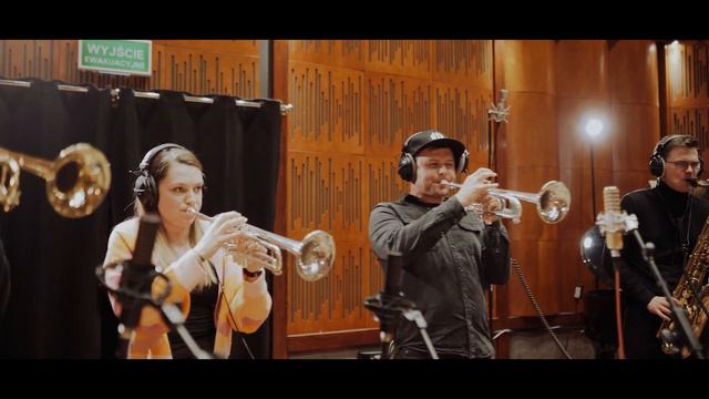 DownTown Brass feat. Natalia Capelik-Muianga - Superstition (Steve Wonder cover) смотреть онлайн