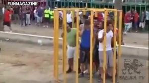 Жесть Испанская карбида Быки топчут людей