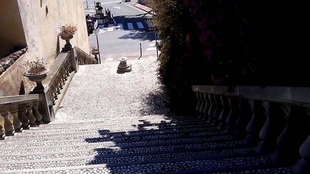 Итальянский городок у моря. Саstiglioncello.Тоскана.Цены в магазинах на одежду и обувь. смотреть онлайн