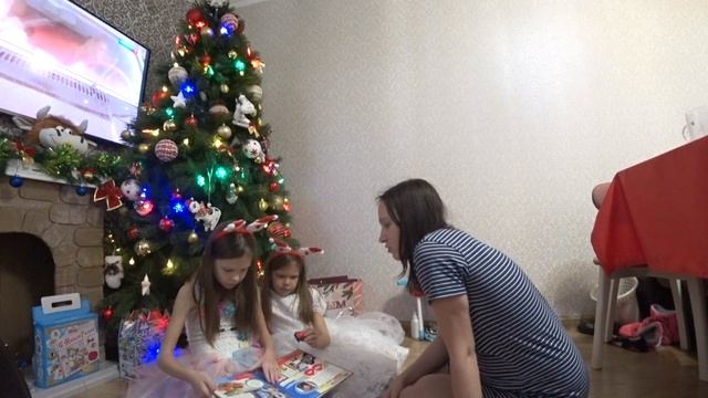 VLOG РАСПАКОВКА ПОДАРКОВ С НОВОГОДНЕГО КВЕСТА смотреть онлайн