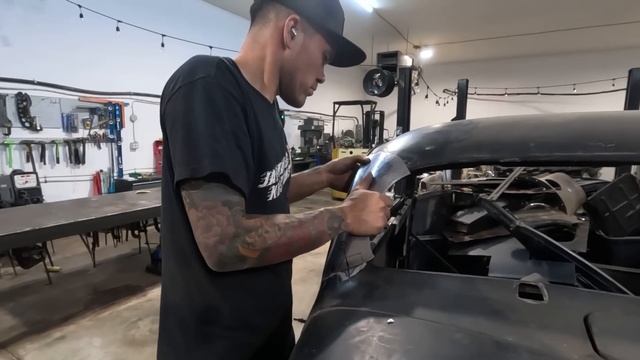 PT 2 METAL SHAPING MACHINES To Replace Damaged A Pillars On The 1939 Lincoln Zephyr Coupe Conversio смотреть онлайн