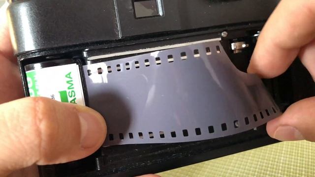 Заправка пленки в фотоаппарат Зенит ЕТ смотреть онлайн