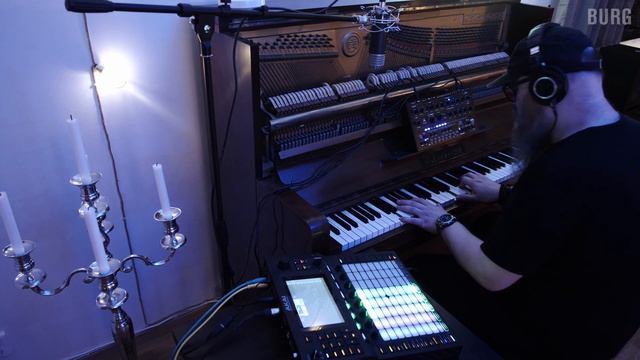 AKAI force meets 100 year old Ekströms piano (BURG - Redux) смотреть онлайн