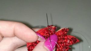 Обработка броши бисером. Как обшить брошь бисером.