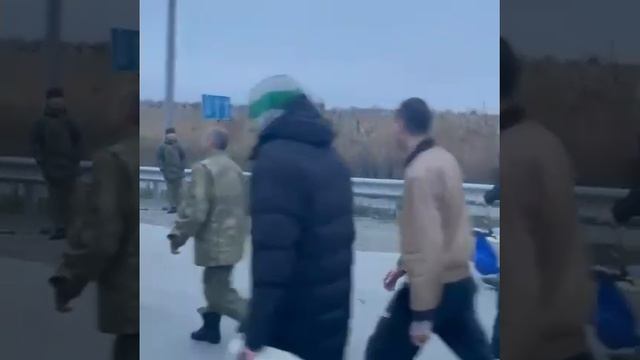 Очередной обмен пленными с УКРАИНОЙ 50 на 50.mp4 смотреть онлайн