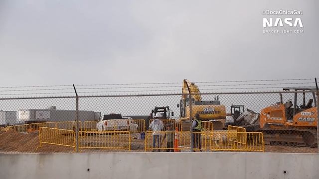 SpaceX Boca Chica - Launch site preps underway as Starship SN3 nears completion смотреть онлайн