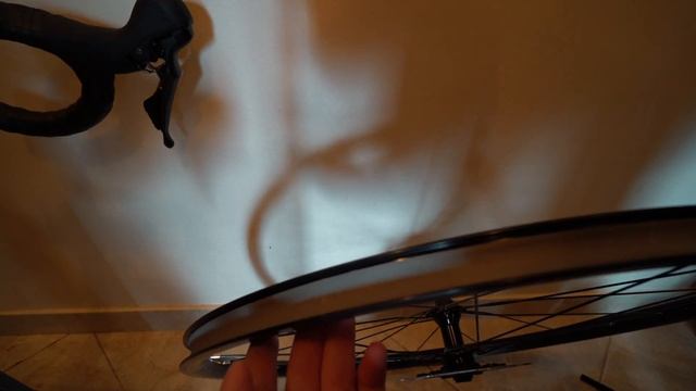 Меняем покрышки Schwalbe G-One Tubeless All Road 40 mm на Gravel Bike Trek Checkpoint смотреть онлайн