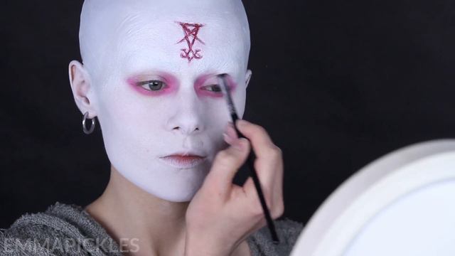 Demon Priestess / Halloween Makeup Tutorial смотреть онлайн