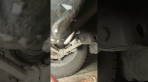 Течет пробка поддона устраняем.