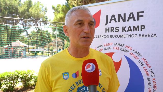 Izbornik GORAN PERKOVAC dio svijeta hrvatske rukometne mladosti u Umagu | Janaf HRS Kamp смотреть онлайн