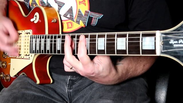UFO: "Dreaming" : 1981 Greco EG600PR Les Paul Custom : Joyo Preamp House смотреть онлайн