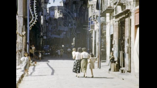 1953, Touring the city, Naples, Italy смотреть онлайн