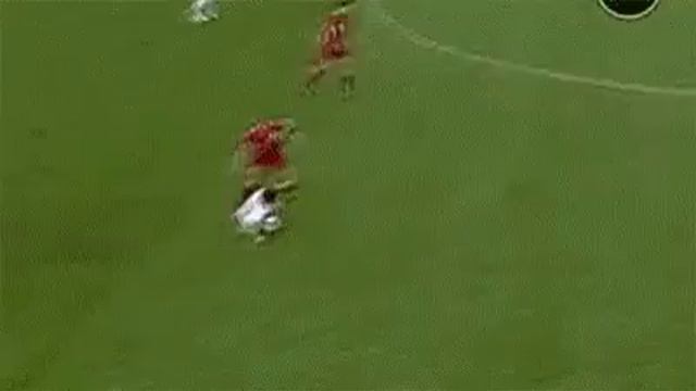 женский и жесткий футбол смотреть онлайн