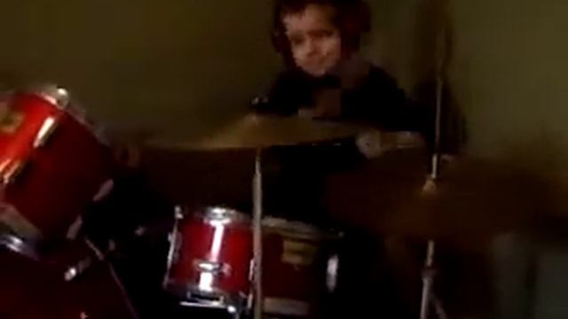 4-х летний барабанщик смотреть онлайн