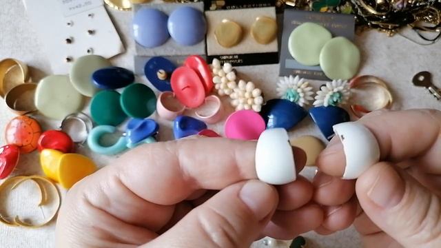 92. Распаковка лота с винтажной бижутерией. Часть 2. Серьги смотреть онлайн